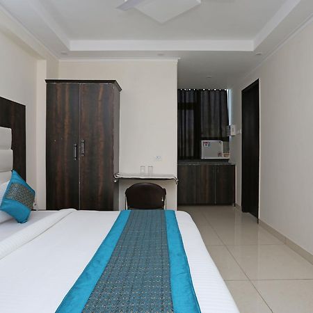 Oyo 9147 Hotel Aerostay Νέο Δελχί Εξωτερικό φωτογραφία