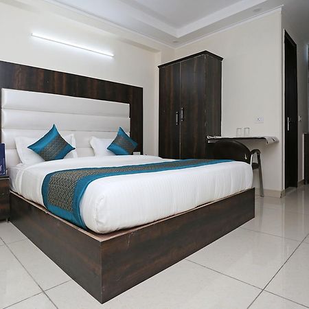 Oyo 9147 Hotel Aerostay Νέο Δελχί Εξωτερικό φωτογραφία