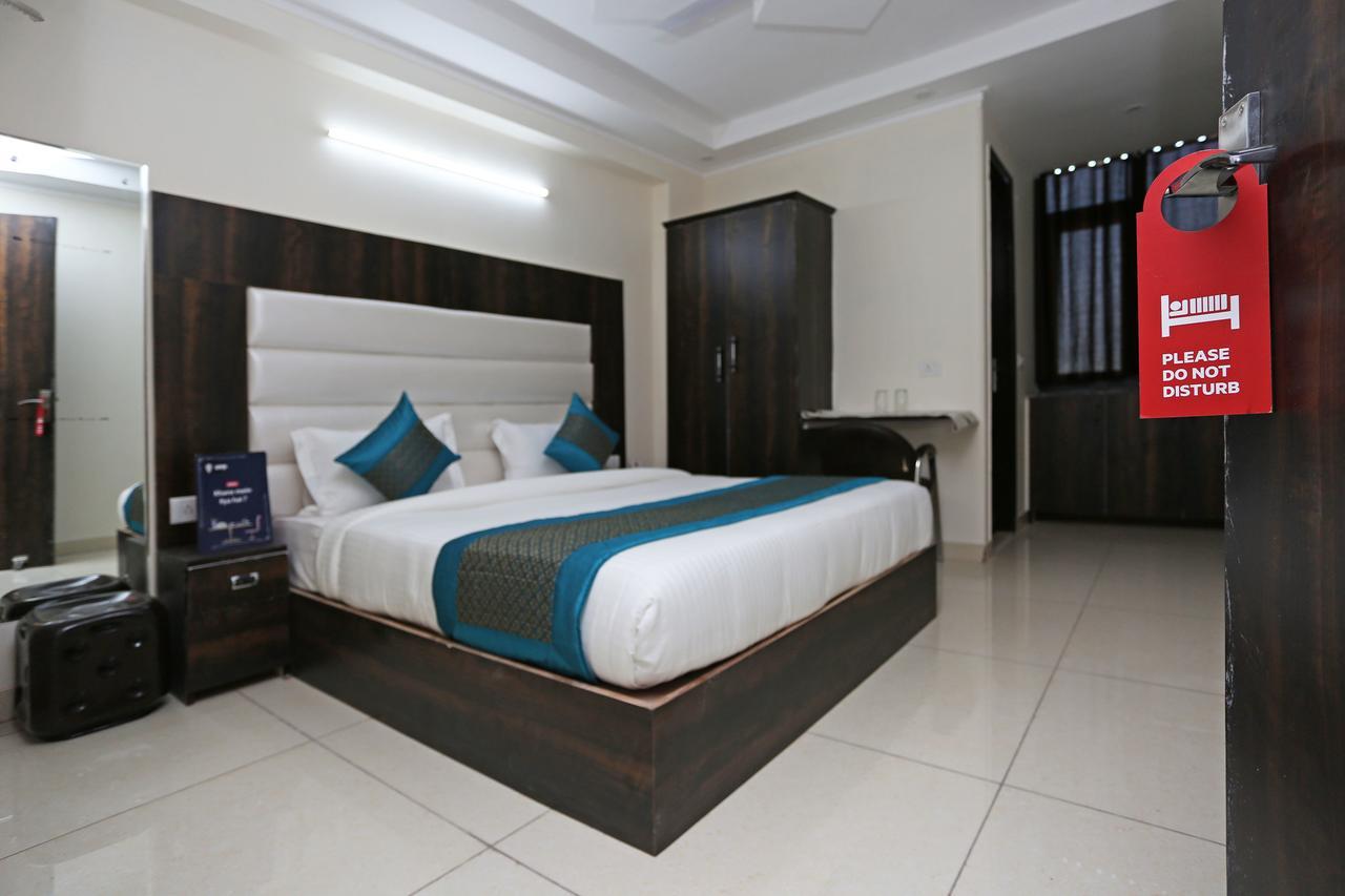 Oyo 9147 Hotel Aerostay Νέο Δελχί Εξωτερικό φωτογραφία